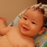 ワンオペ・ママ1人で赤ちゃんをお風呂に入れるとき、バスチェア（アップリカ、日本育児、アンパンマン）がおすすめ | 育児便利グッズ#28