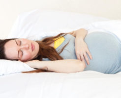 妊婦マタニティの抱き枕・出産後の授乳クッションに『サンデシカ 抱き枕』がおすすめ | 育児便利グッズ #27